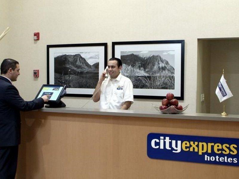 City Express By Marriott Chihuahua Bagian luar foto
